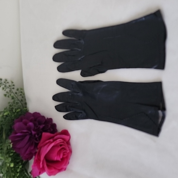 Vintage Black Soft Leather Gloves size 7 Half for arm - Picture 2 of 6